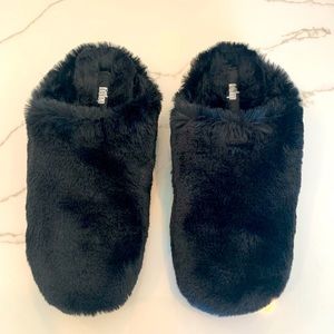 New Fitflop fuzzy slippers